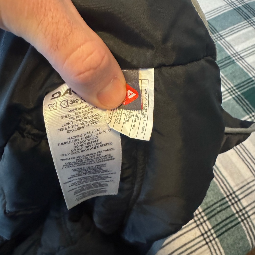 Dakine Two-Tone Gray Men’s Puffer Jacket - Picture 6 of 6
